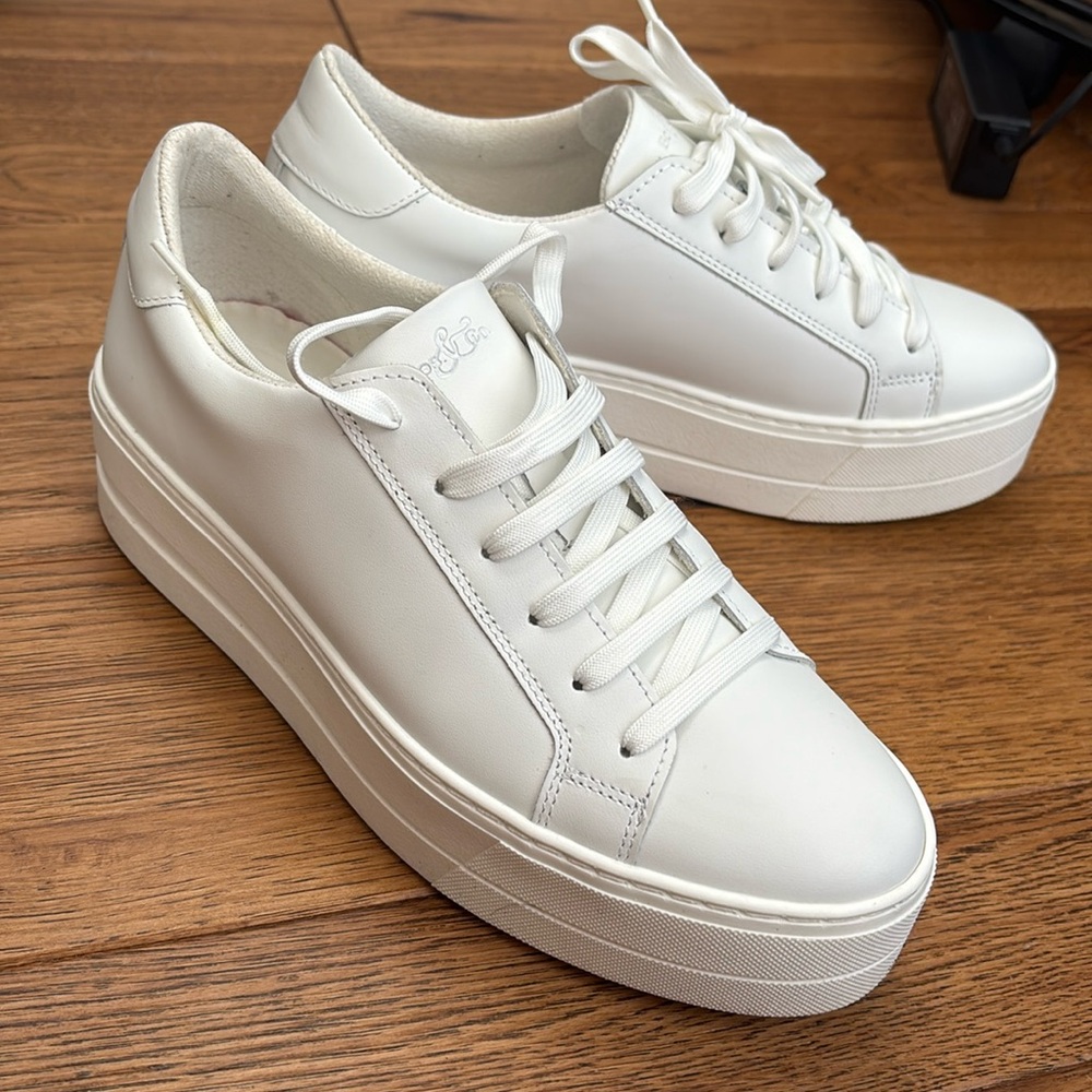 Bos. & Co.
MAYA WHITE LACE-UP TRAINERS size 39